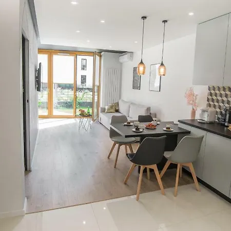 Apartment Boulevard *